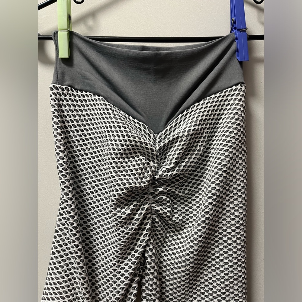 Workout Yoga Pants High Waisted Scrunch Booty Gym Tights ~ BRAND NEW!